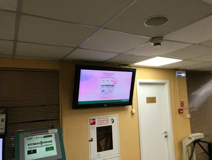 Фотография рекламного носителя, тип: Видеоэкран, адрес: Фитнес-центр «Fitness House на Чкаловской», Большая Разночинная ул., д.25А, Санкт-Петербург, Россия. Сторона/вариант 1 №981022