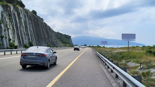 Фотография рекламного носителя, тип: Билборд 3x6, адрес: М-4 "Дон" а/д, 1 531 030м, Геленджик, Краснодарский край, Россия. Сторона A №962141