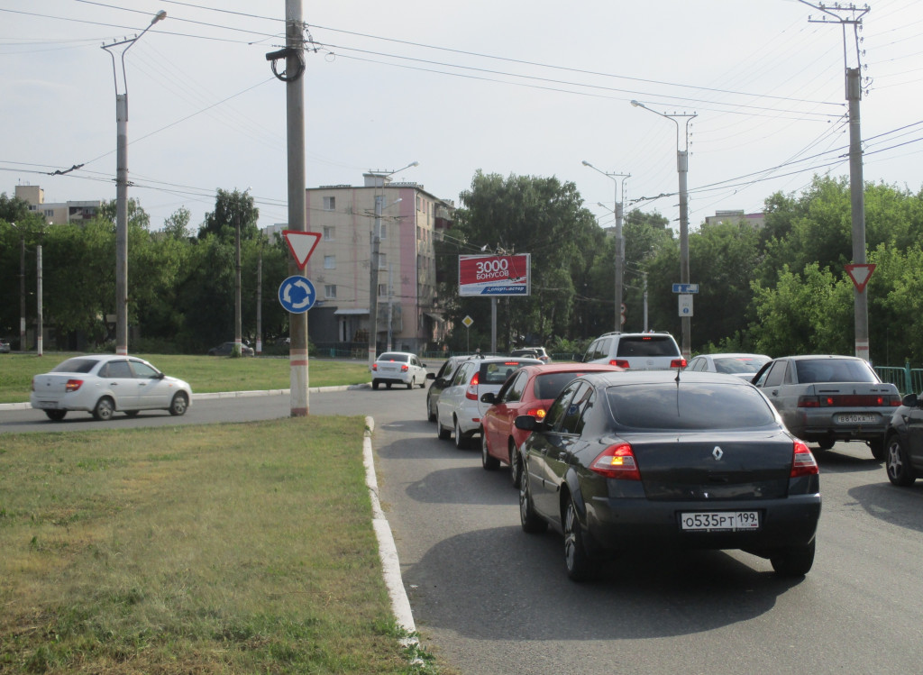 Фотография рекламного носителя, тип: Билборд 3x6, адрес: Веселовского ул., д.4, Саранск, Республика Мордовия, Россия. Сторона A1-A3 №871731