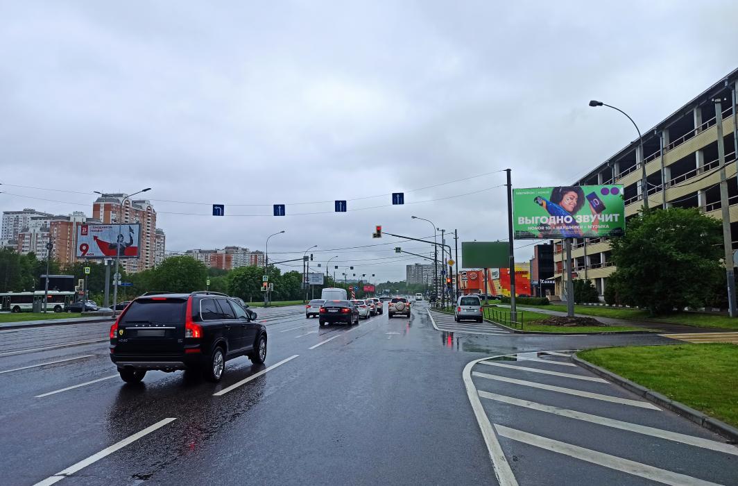 Фотография рекламного носителя, тип: Билборд 3x6, адрес: Боровское ш., д.6, корп.2, Москва, Россия. Сторона А №821462