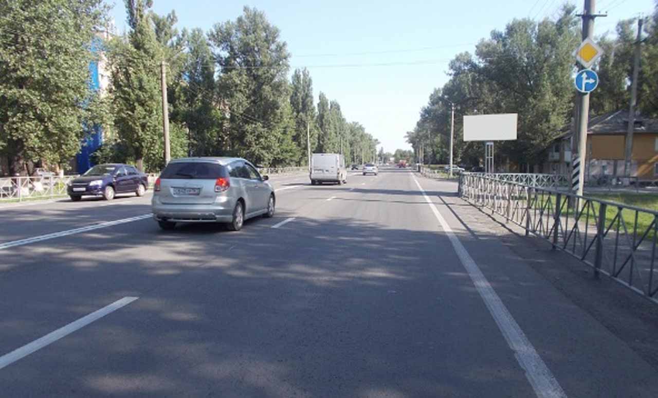 Фотография рекламного носителя, тип: Билборд 3x6, адрес: Харьковская ул., д.117, на км 892 877 м, Новошахтинск, Ростовская область, Россия. Сторона А №1093622