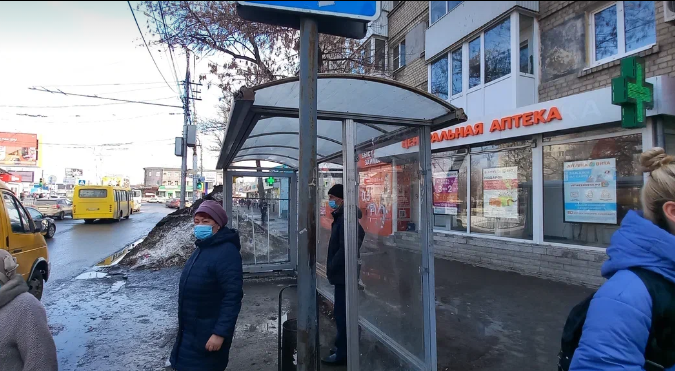 Фотография рекламного носителя, тип: Остановка 1.8x1.2, адрес: Астраханская ул. Х Зарубина ул., из центра, Саратов, Саратовская область, Россия. Сторона А №585284