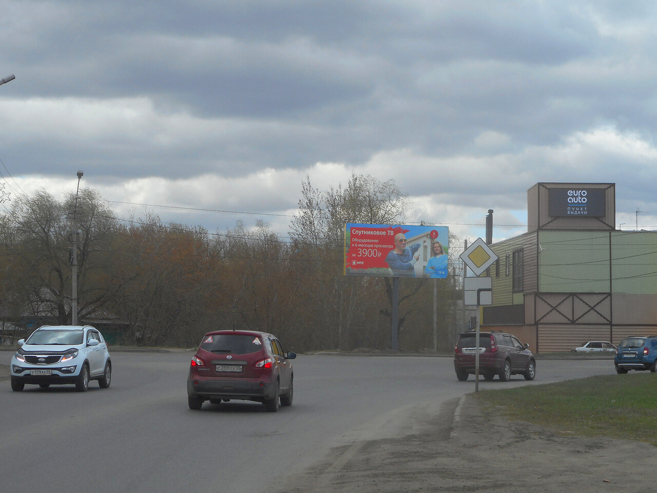 Фотография рекламного носителя, тип: Билборд 3x6, адрес: Пролетарская 12-я ул. Х Шаумяна ул., Омск, Омская область, Россия. Сторона А №769289