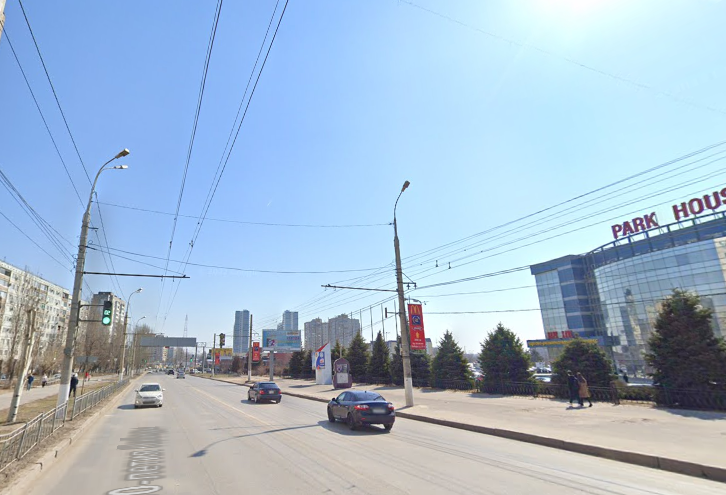 Фотография рекламного носителя, тип: Панель-кронштейн, адрес: 30-летия Победы б-р., ост. Парк Хаус, поз.1, Волгоград, Волгоградская область, Россия. Сторона А №1097227