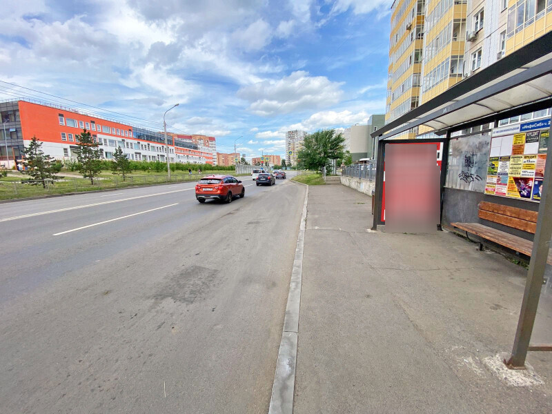 Фотография рекламного носителя, тип: Остановка 1.8x1.2, адрес: Молокова ул., д.1Г, остановка Иннокетьевский, Красноярск, Красноярский край, Россия. Сторона А №1046559