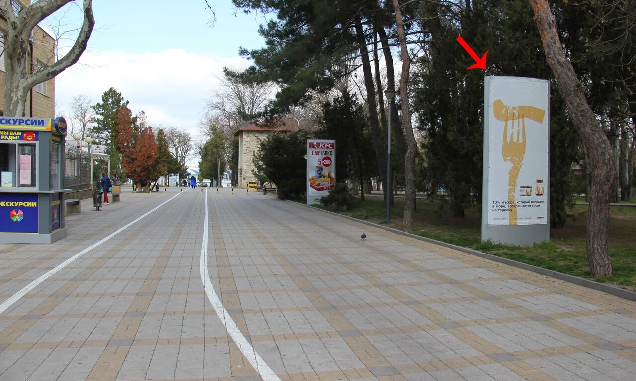 Фотография рекламного носителя, тип: Пиллар 3x1.4, адрес: Крепостная ул., сан. «Мотылёк», Анапа, Краснодарский край, Россия. Сторона А №785104