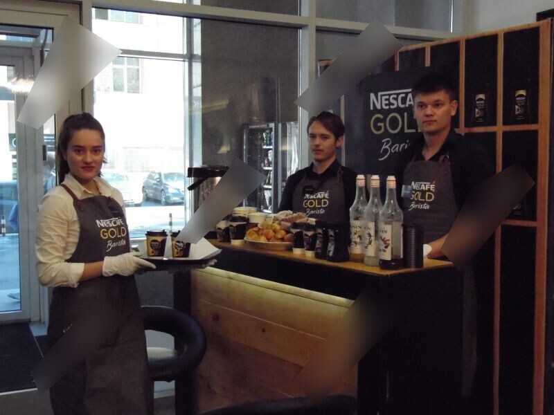 Фотография рекламного носителя, тип: Промо-акция, адрес: Бизнес-центр «Мост», Коммунистическая ул., д.40, Новосибирск, Новосибирская область, Россия. Сторона/вариант №656248