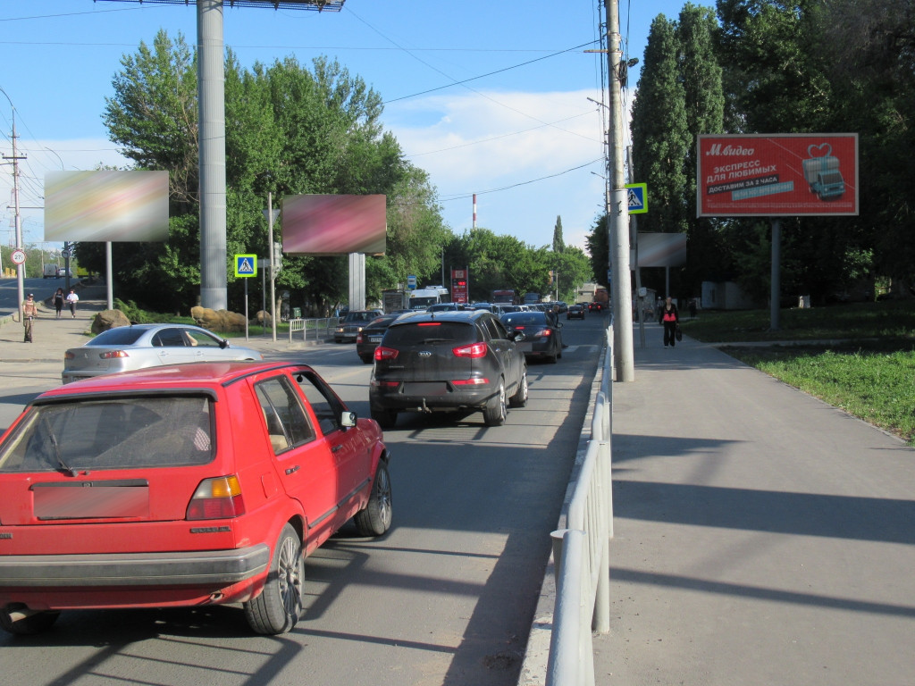 Фотография рекламного носителя, тип: Билборд 3x6, адрес: Тракторная ул. Х 50 лет Октября пр-т., Саратов, Саратовская область, Россия. Сторона А1-А3 №819163
