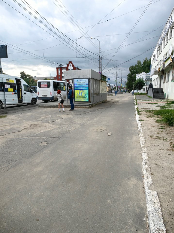 Фотография рекламного носителя, тип: Остановка, адрес: Красноармейская ул., д.8, Йошкар-Ола, Республика Марий Эл, Россия. Сторона A1-A10 №1060764