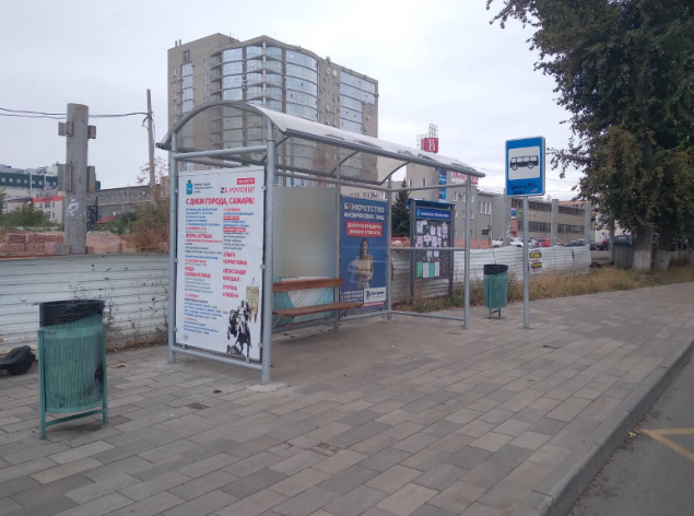 Фотография рекламного носителя, тип: Остановка 1.8x1.2, адрес: Мичурина ул., д.27, Самара, Самарская область, Россия. Сторона В2 №1080014