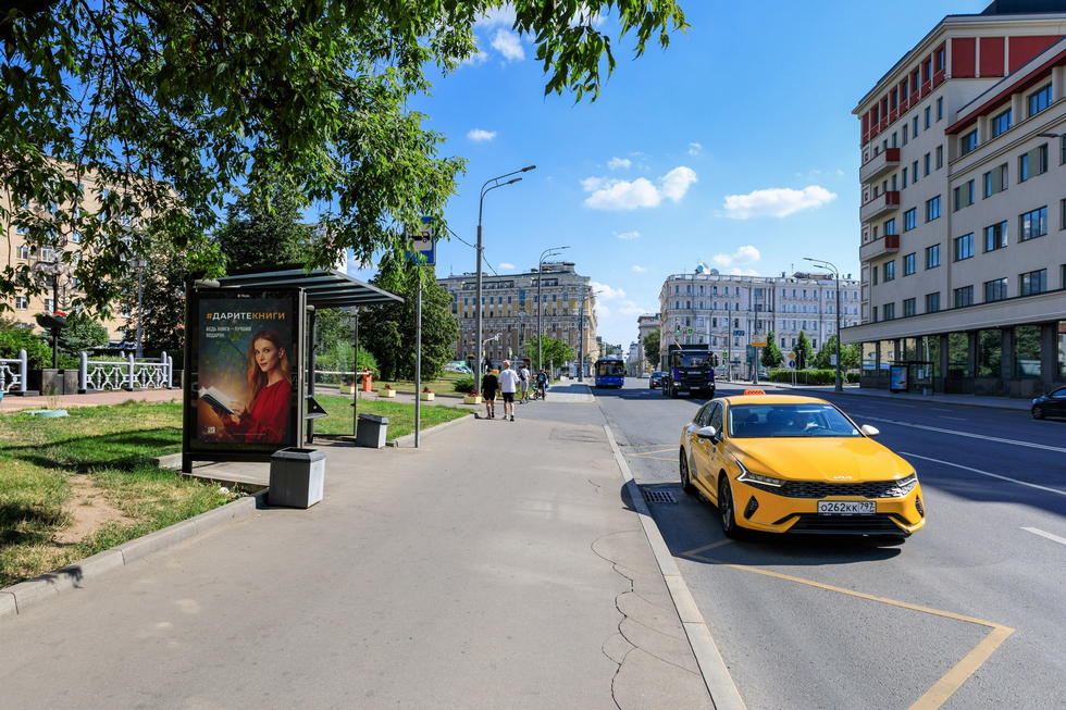 Фотография рекламного носителя, тип: Остановка 1.8x1.2, адрес: Зубовская ул., д.2, Москва, Россия. Сторона Б №556585