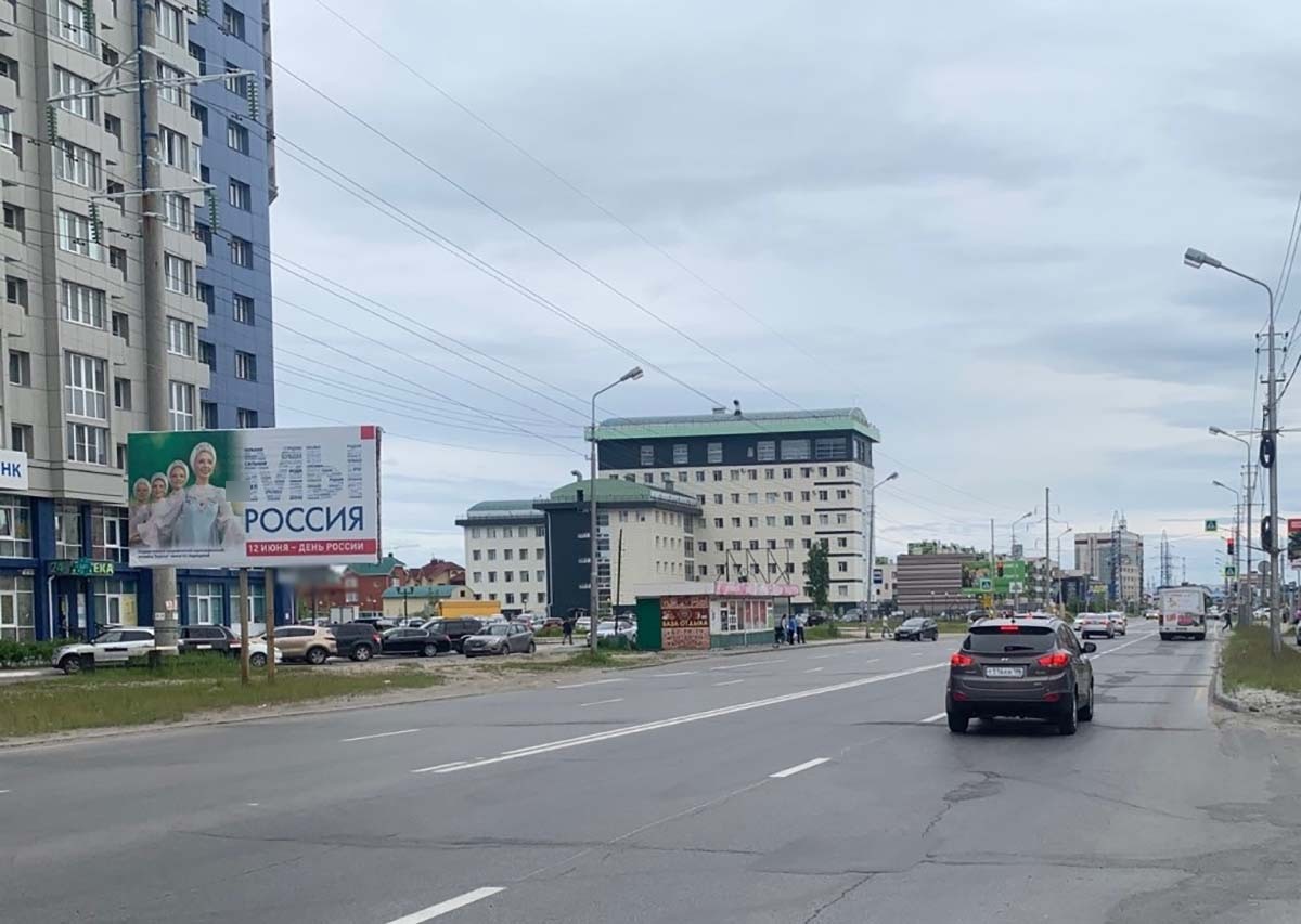 Фотография рекламного носителя, тип: Билборд 3x6, адрес: Игоря Киртбая ул., д.18, Сургут, Ханты-Мансийский автономный округ – Югра, Россия. Сторона Б №440178