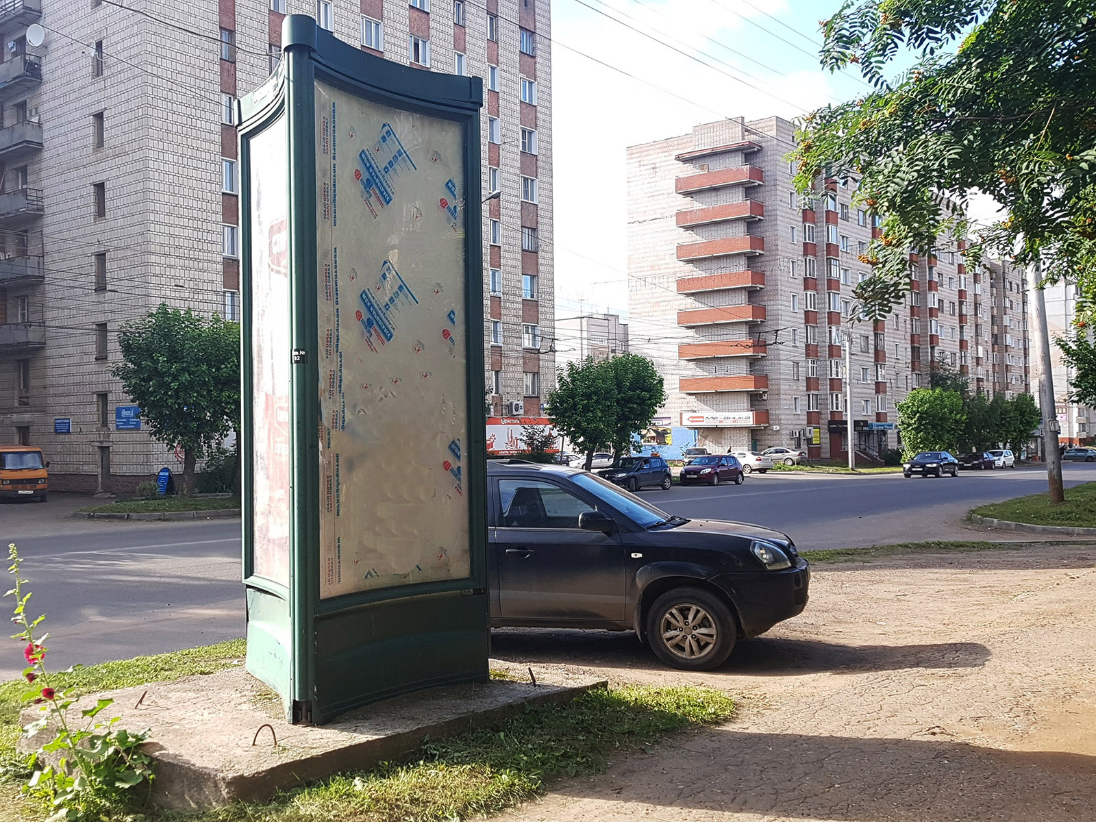 Фотография рекламного носителя, тип: Пиллар 3x1.4, адрес: Строителей ул., д.40, Киров, Кировская область, Россия. Сторона С №804387