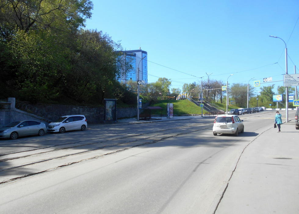 Фотография рекламного носителя, тип: Пиллар 3x1.4, адрес: Челнокова ул., ост. " Маяковского", Иркутск, Иркутская область, Россия. Сторона Б №836433