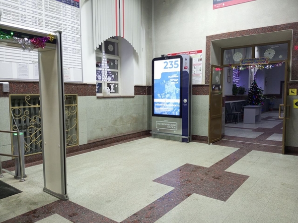 Фотография рекламного носителя, тип: Видеоэкран, адрес: ЖД вокзал «Муром», Привокзальная пл. имени Н.Ф. Гастелло, д.5, Муром, Владимирская область, Россия. Сторона/вариант A1 №1060561