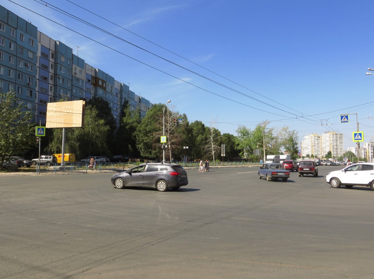 Фотография рекламного носителя, тип: Билборд 3x6, адрес: Кирова пр-т., д.326 X Молодежная ул., Самара, Самарская область, Россия. Сторона В №664421