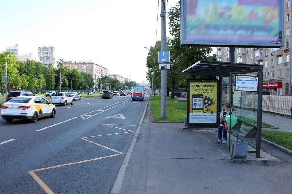 Фотография рекламного носителя, тип: Остановка 1.8x1.2, адрес: Ленинский пр-т., д.62/1, поз.2, Москва, Россия. Сторона А №580115