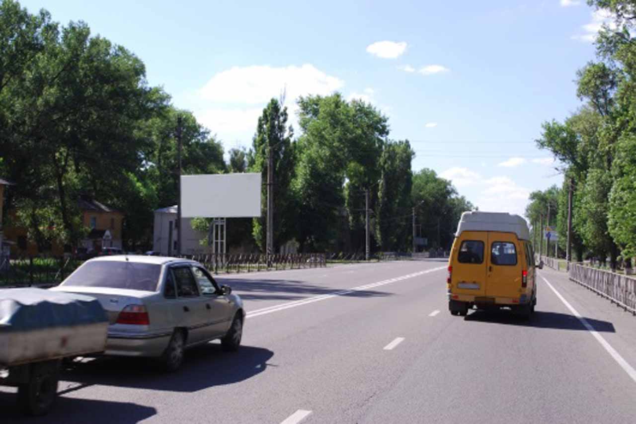 Фотография рекламного носителя, тип: Билборд 3x6, адрес: Харьковская ул., д.117, на км 892 877 м, Новошахтинск, Ростовская область, Россия. Сторона Б №1093623