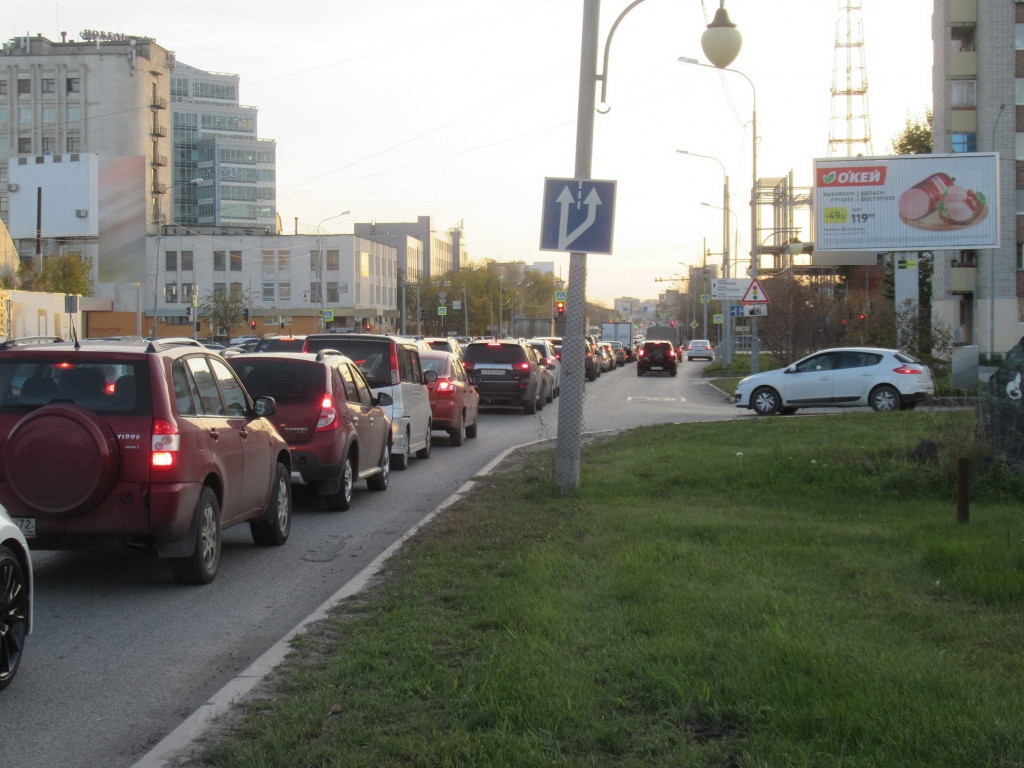 Фотография рекламного носителя, тип: Билборд 3x6, адрес: Пермякова ул., д.2а/2,, Тюмень, Тюменская область, Россия. Сторона A1-A3 №792452