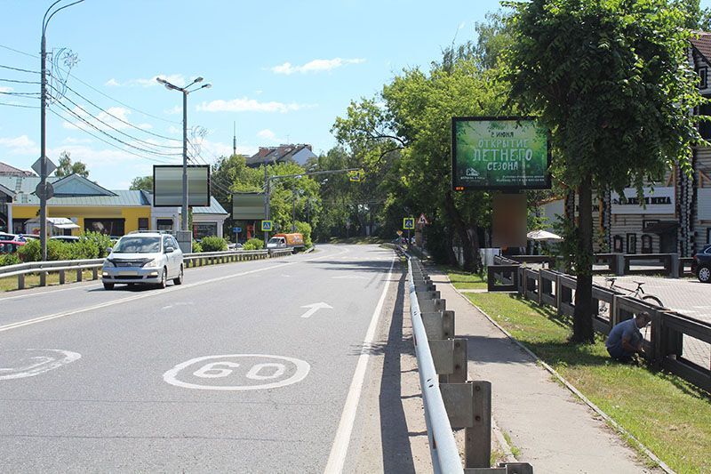 Фотография рекламного носителя, тип: Ситиборд 2.7x3.7, адрес: Рублево-Успенское ш., 9 045м, Московская область, Россия. Сторона A №629719