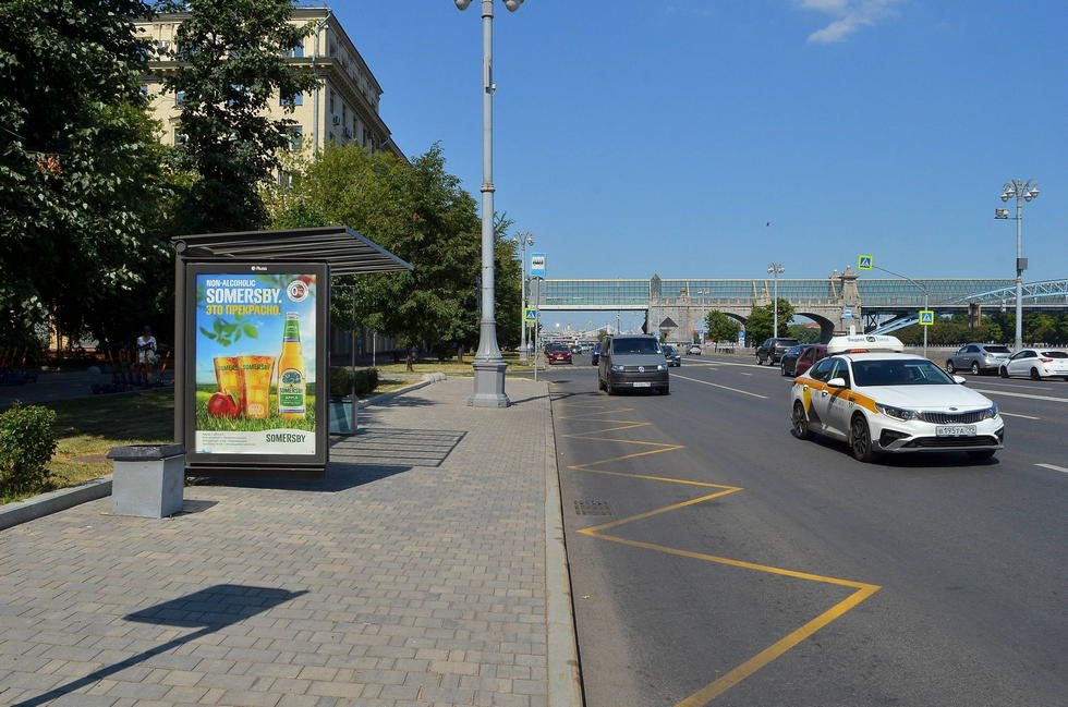 Фотография рекламного носителя, тип: Остановка 1.8x1.2, адрес: Фрунзенская наб., Москва, Россия. Сторона Б №335223