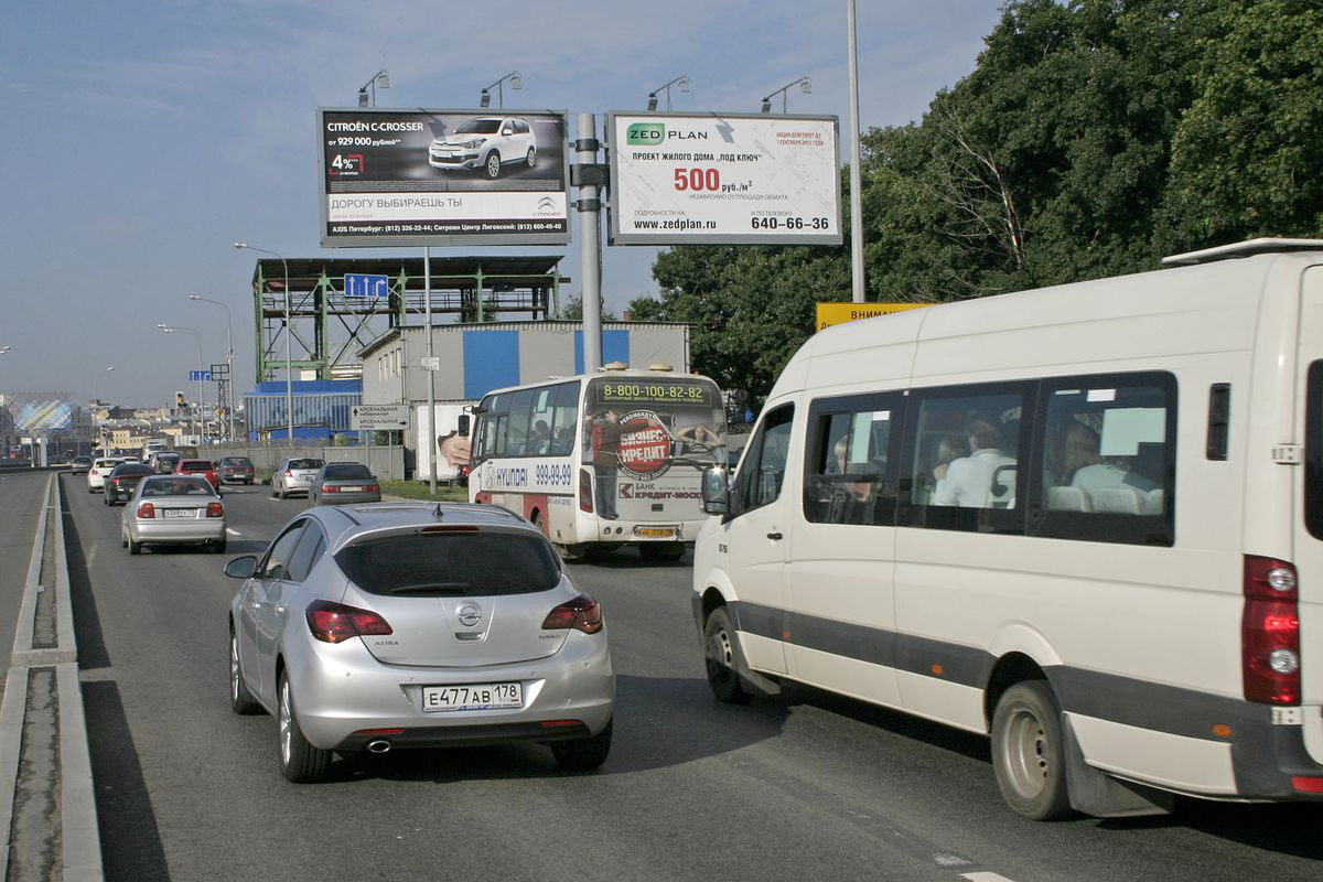 Фотография рекламного носителя, тип: Билборд 3x6, адрес: Арсенальная наб., д.2 Х Арсенальная ул., Санкт-Петербург, Россия. Сторона A2 №471237