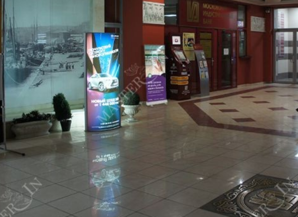 Фотография рекламного носителя, тип: Лайтбокс, адрес: Бизнес-центр «Купеческий двор», Социалистическая ул., д.74, Ростов-на-Дону, Ростовская область, Россия. Сторона/вариант №656493