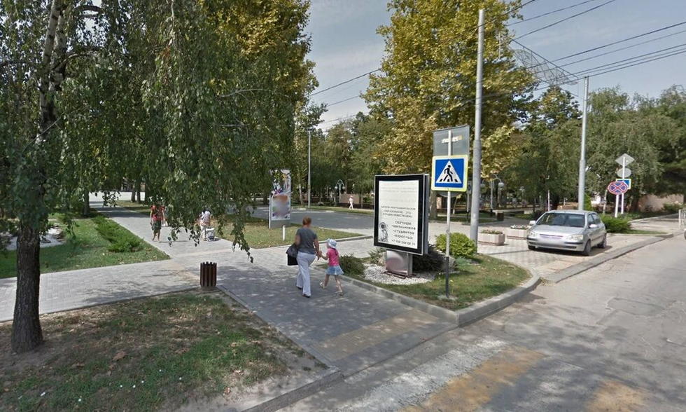 Фотография рекламного носителя, тип: Ситиформат 1.8x1.2, адрес: Школьная ул. Х Красная ул., поз.2, Славянск-на-Кубани, Краснодарский край, Россия. Сторона Б1-Б5 №854346