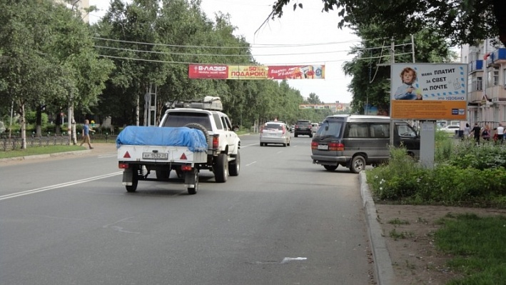Фотография рекламного носителя, тип: Нестандартный ситиформат, адрес: Некрасова ул., д.61, поз.2, Уссурийск, Приморский край, Россия. Сторона А №791439