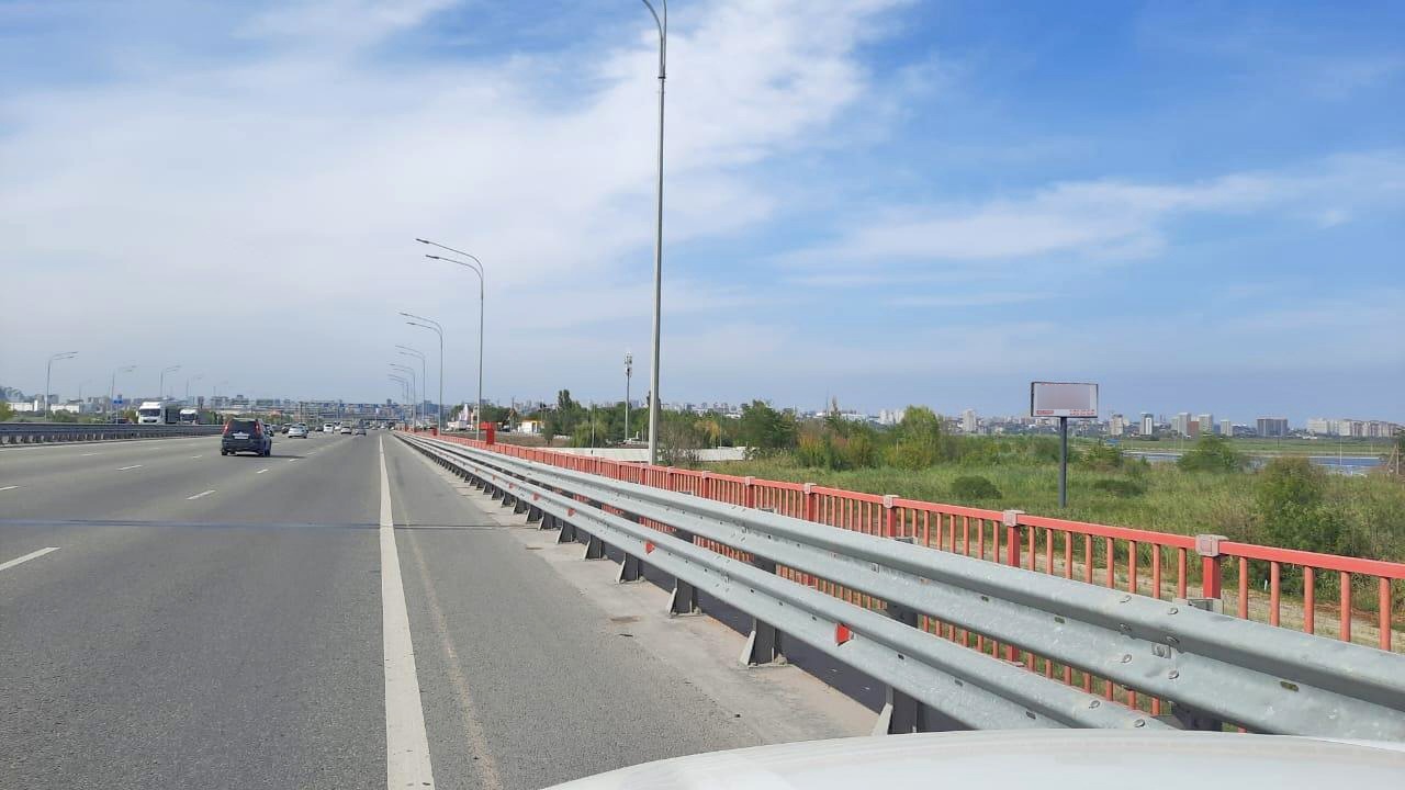 Фотография рекламного носителя, тип: Билборд 3x6, адрес: Южный подъезд, 3 450м, Ростов-на-Дону, Ростовская область, Россия. Сторона A №1097572