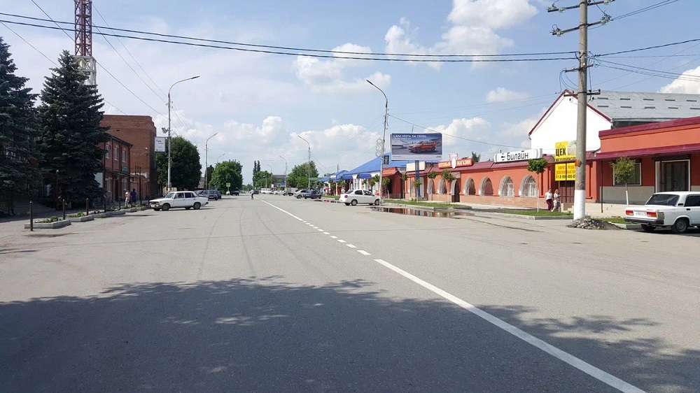 Фотография рекламного носителя, тип: Билборд 3x6, адрес: Эльхотово с., Кирова ул., магазин "Магнит", Владикавказ, Республика Северная Осетия – Алания, Россия. Сторона А №1058173