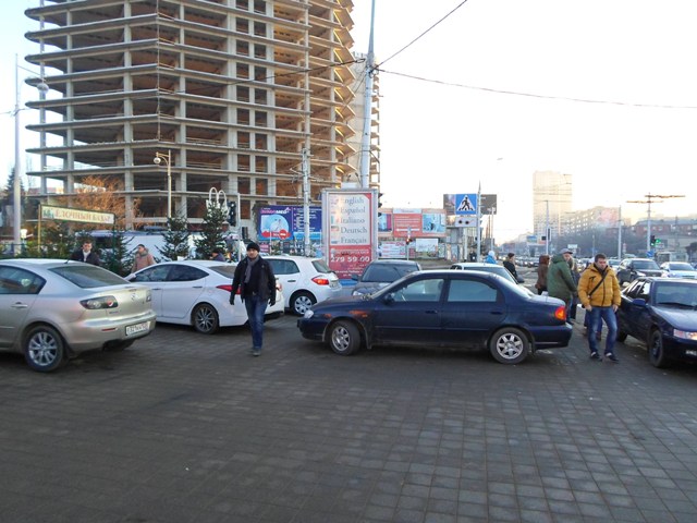 Фотография рекламного носителя, тип: Пиллар 3x1.4, адрес: 40-летия Победы ул. Х Московская ул., Краснодар, Краснодарский край, Россия. Сторона B №409583