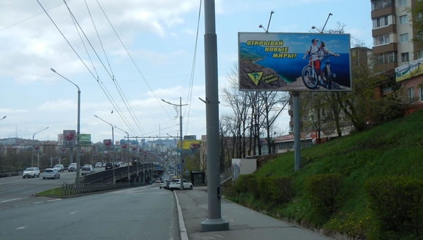 Фотография рекламного носителя, тип: Билборд 3x6, адрес: 100-лет Вл-ку ул., д.117, Владивосток, Приморский край, Россия. Сторона А №774763