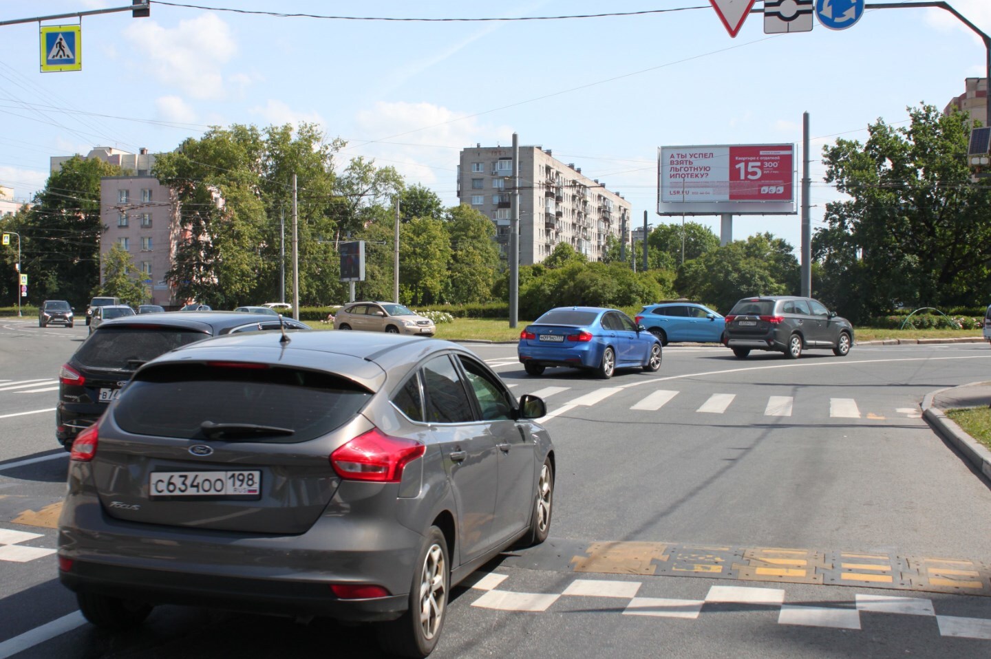 Фотография рекламного носителя, тип: Суперсайт 5x12, адрес: Дачный пр-т. X Ветеранов пр-т., Санкт-Петербург, Россия. Сторона А4 №1088574