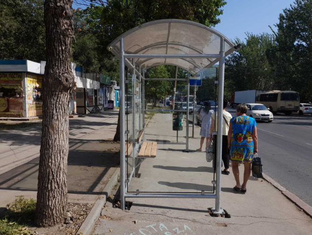 Фотография рекламного носителя, тип: Остановка 1.8x1.2, адрес: Аэродромная ул., д.28А Х Волгина ул., Самара, Самарская область, Россия. Сторона В2 №1079152