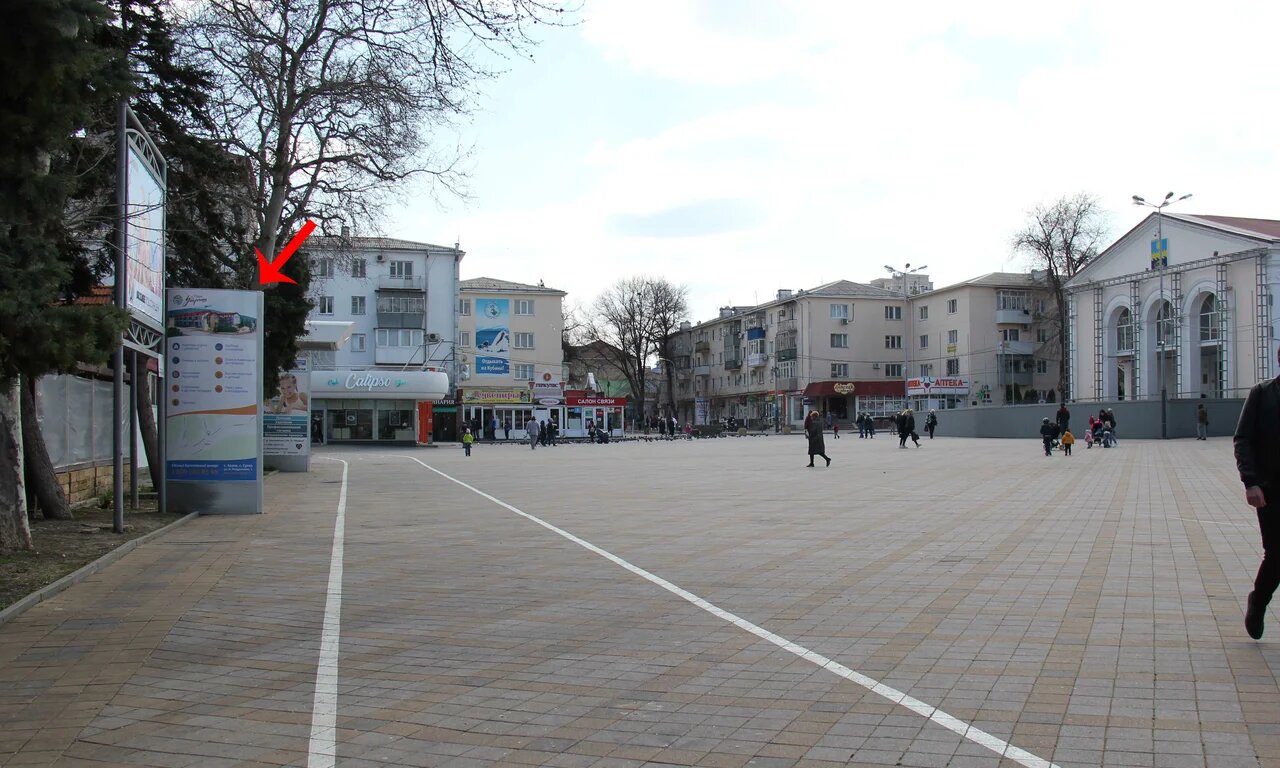 Фотография рекламного носителя, тип: Пиллар 3x1.4, адрес: Театральная пл., ЦНК Родина, Анапа, Краснодарский край, Россия. Сторона Б №785109