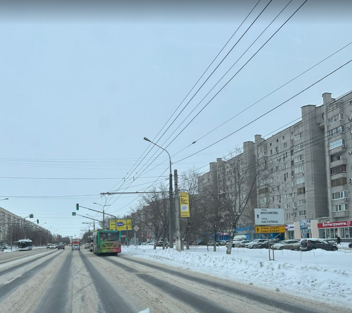 Фотография рекламного носителя, тип: Панель-кронштейн, адрес: Николая Отрады ул., ост. Парк Памяти, Волгоград, Волгоградская область, Россия. Сторона А №1097134