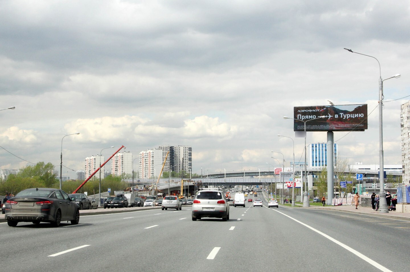 Фотография рекламного носителя, тип: Суперсайт 5x15, адрес: Каширское ш., д.55 корп.1, Москва, Россия. Сторона Ah1-Аh4 №883041
