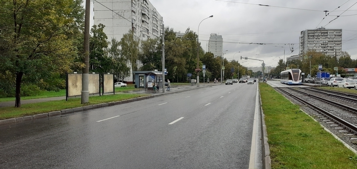 Фотография рекламного носителя, тип: Афиша 1.75x1.8, адрес: Чертановская ул., д.17А к/т "Ашхабад" поз2, стенд 2, Москва, Россия. Сторона А1 №883861