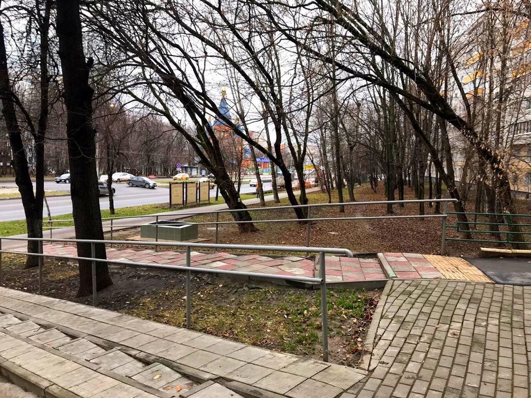 Фотография рекламного носителя, тип: Афиша 1.75x1.8, адрес: Чертановская ул., д.9, стенд 1, Москва, Россия. Сторона А2 №866659