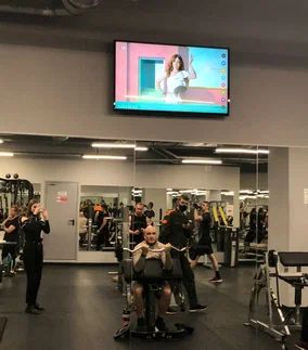 Фотография рекламного носителя, тип: Видеоэкран, адрес: Фитнес-центр «Fitness House на Наличной», Наличная ул., д.44, корп.1, Санкт-Петербург, Россия. Сторона/вариант 5 №981186