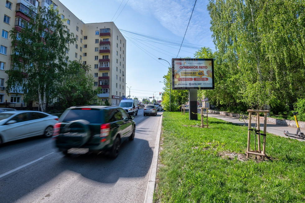 Фотография рекламного носителя, тип: Ситиборд 2.7x3.7, адрес: Мельникова ул., д.42 Х Крауля ул., Екатеринбург, Свердловская область, Россия. Сторона А1-А6 №651425