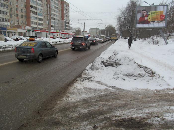 Фотография рекламного носителя, тип: Ситиборд 2.7x3.7, адрес: Московская ул., д.102, Киров, Кировская область, Россия. Сторона А1-A3 №629311