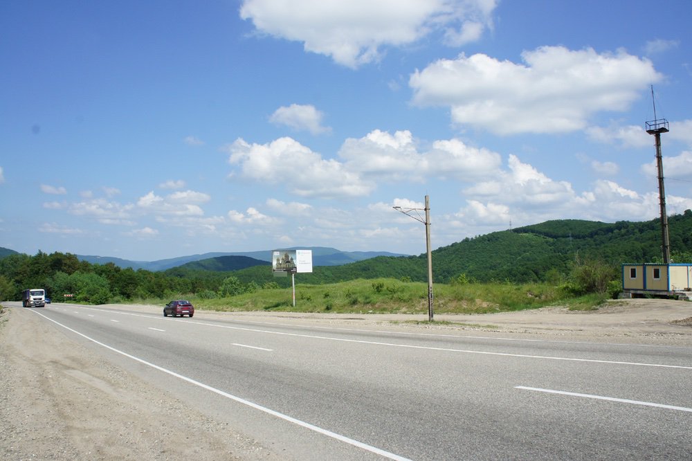 Фотография рекламного носителя, тип: Билборд 3x6, адрес: М-4 "Дон" а/д, 1412 360м, Краснодар, Краснодарский край, Россия. Сторона А №704286