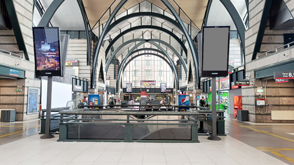 Фотография рекламного носителя, тип: Видеоэкран, адрес: ЖД вокзал «Ладожский», Заневский пр-т., д.73, Санкт-Петербург, Россия. Сторона/вариант A1 №1060507