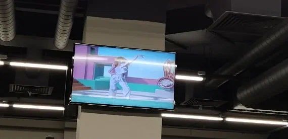 Фотография рекламного носителя, тип: Видеоэкран, адрес: Фитнес-центр «Fitness House Premier Салова», Салова ул., д.61, Санкт-Петербург, Россия. Сторона/вариант 2 №981005