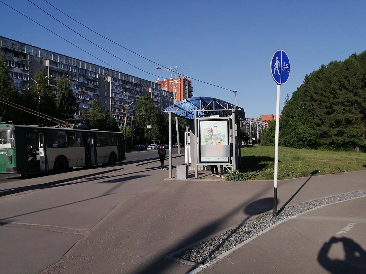 Фотография рекламного носителя, тип: Остановка, адрес: Ленинский пр-т., д.11, Йошкар-Ола, Республика Марий Эл, Россия. Сторона A №961409