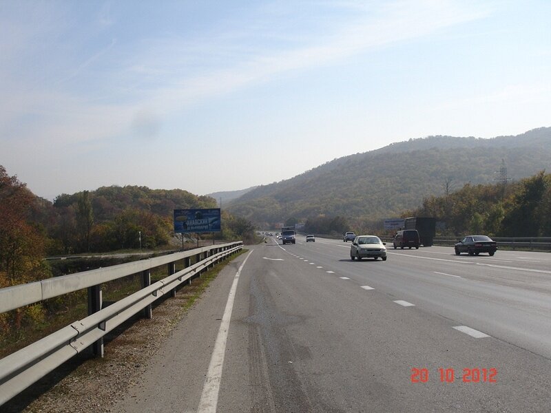 Фотография рекламного носителя, тип: Билборд 3x6, адрес: Новороссийск-Краснодар а/д, за поворотом на Раевскую ст., Новороссийск, Краснодарский край, Россия. Сторона Б №854280