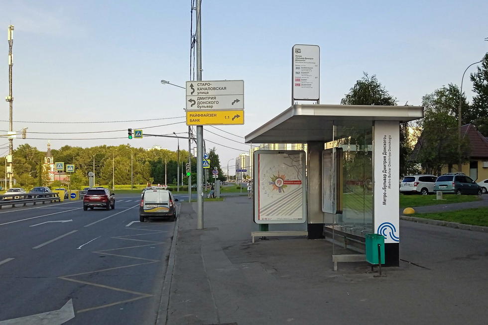 Фотография рекламного носителя, тип: Остановка 1.8x1.2, адрес: Знаменские садки ул., д.1, корп.1, Москва, Россия. Сторона А №956514