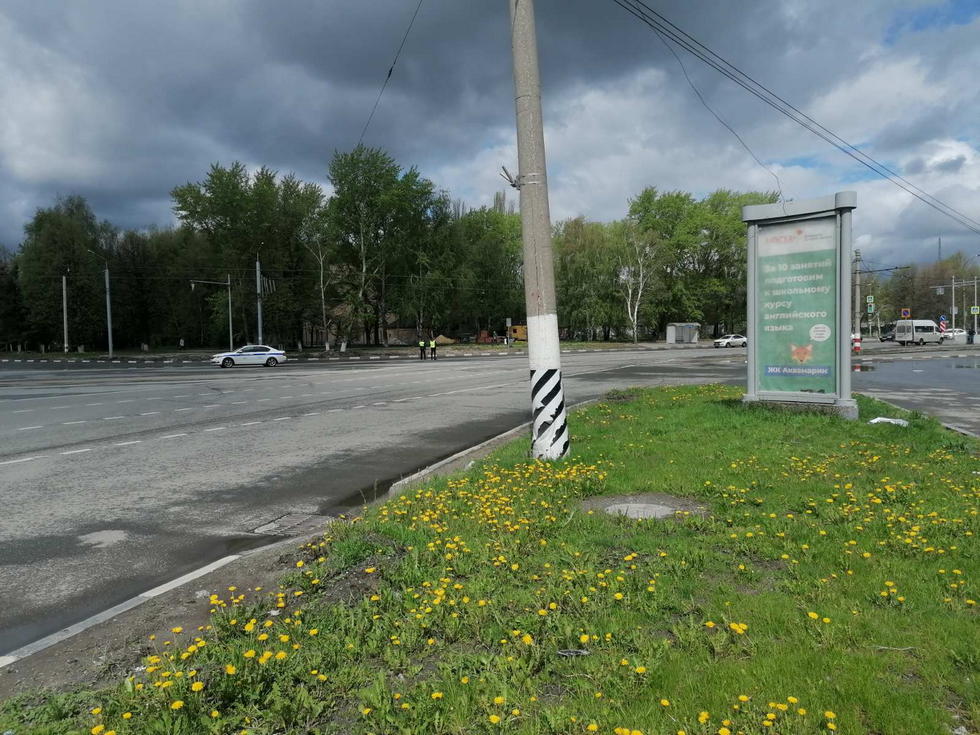 Фотография рекламного носителя, тип: Пиллар 3x1.4, адрес: Московское ш. Х Пушкарёва ул., д.8, Ульяновск, Ульяновская область, Россия. Сторона А1 №1027714